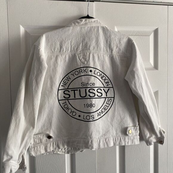Stussy Other - Stussy Men's White Denim Medium Trucker Jacket Spellout International